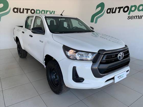 TOYOTA HILUX 2.8 D-4D TURBO DIESEL CD POWER PACK 4X4 MANUAL TOYOTA HILUX 2.8 D-4D TURBO DIESEL CD POWER PACK 4X4 MANUAL